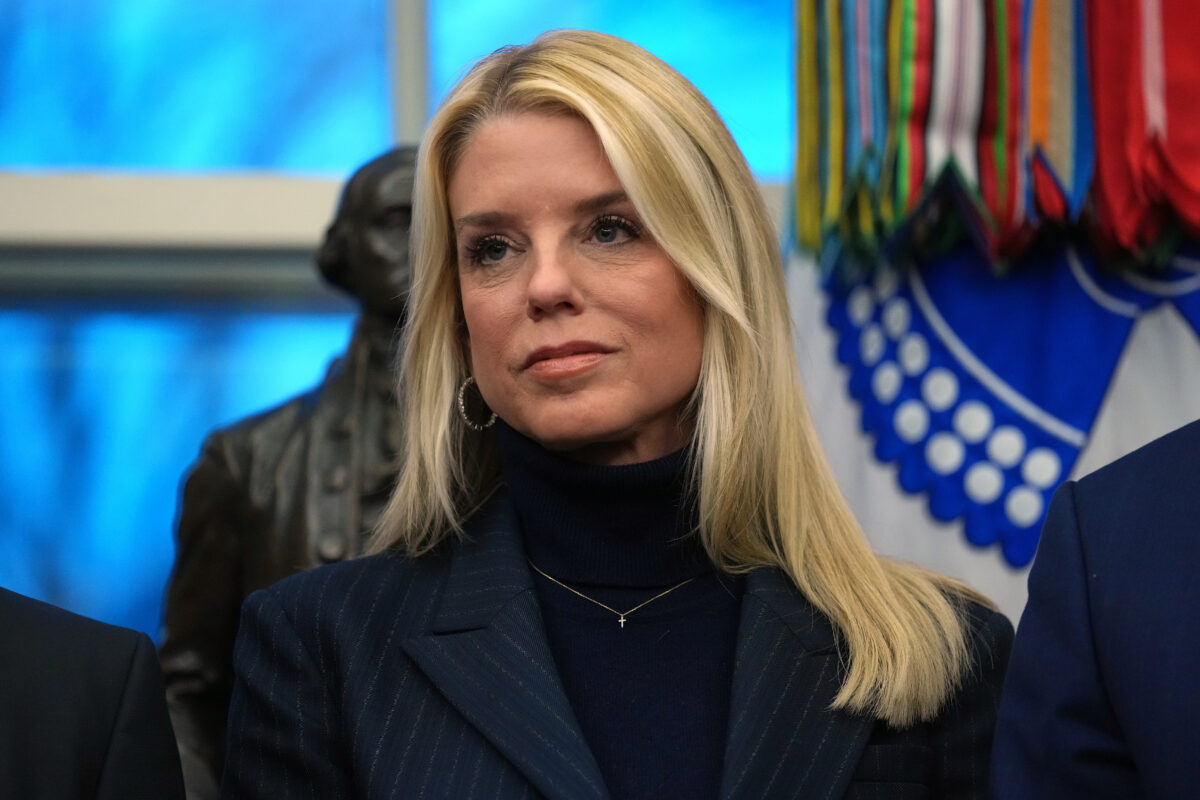 USA, Bondi: ‘I’m excited about my new role; I’ll continue to campaign for Trump’