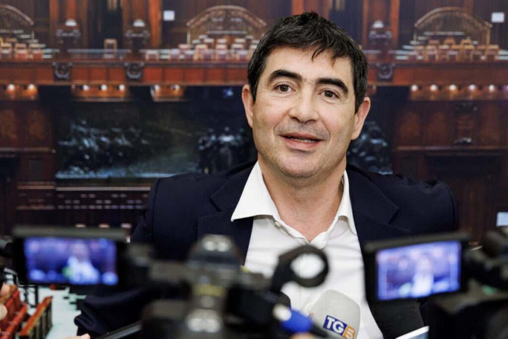 Government, Fratoianni: “Meloni with her hat in hand to emirs and gas owners, embarrassing”