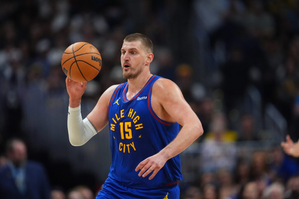 Basketball: NBA, Denver beat San Antonio with 40 points from Jokic, Pistons top the East