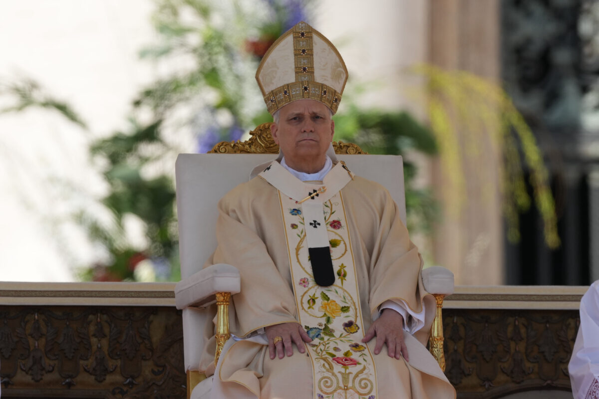 Easter, Pope: ‘Those with the power to wage war should choose peace and lay down their arms’