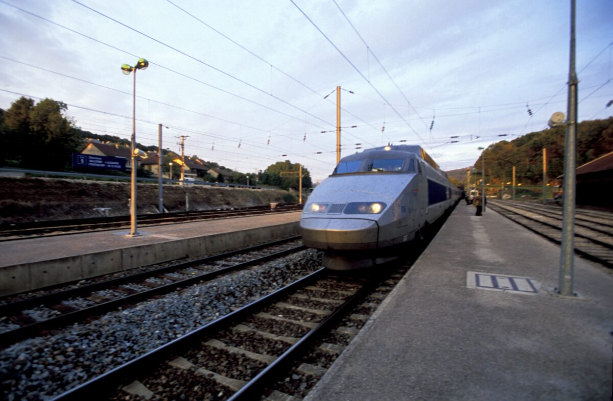 France: TGV and lorry collide at level crossing; train driver killed