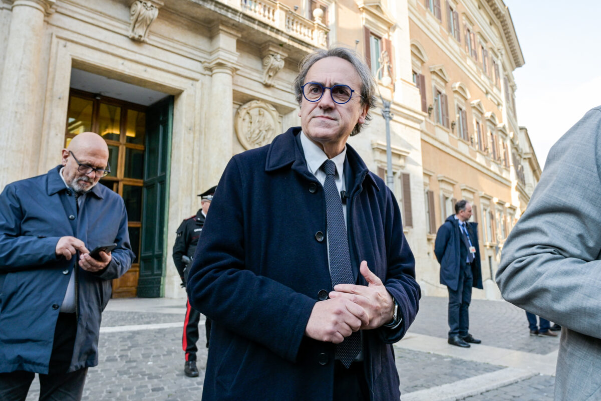 Fuel prices, Bonelli: ‘Salvini is giving orders to Urso; the government is in disarray’