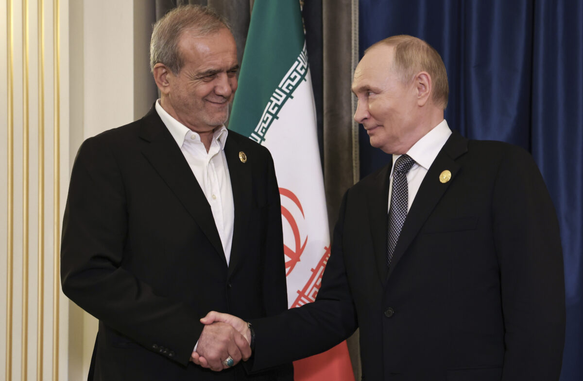 Iran: Putin speaks to Pezeshkian: ‘Offer to mediate with the US and Israel’