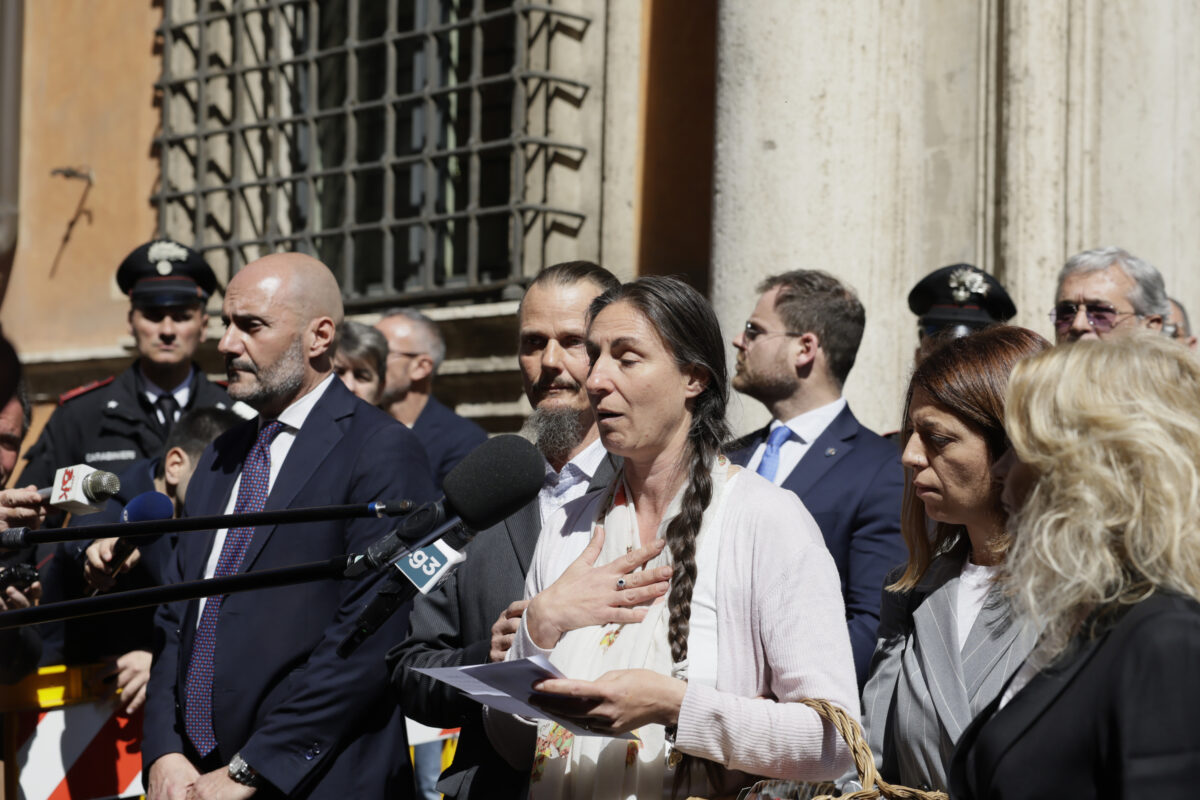 A family in the forest: experts’ views: ‘It is urgent to restore the family unit’