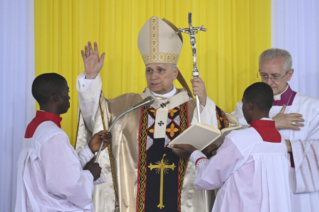 The Pope arrives in Douala, Cameroon