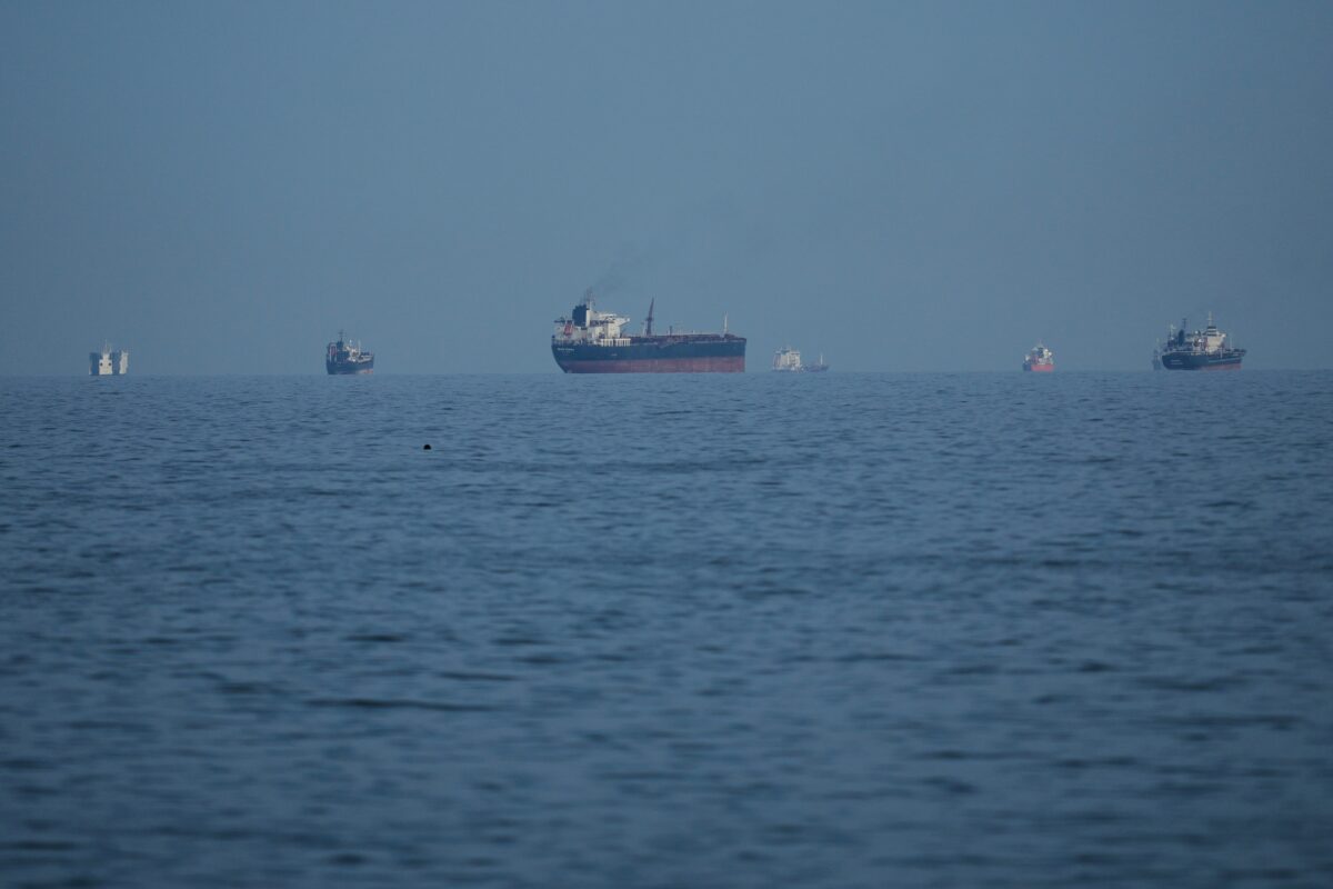 Iran: Group of ships passes through the Strait of Hormuz