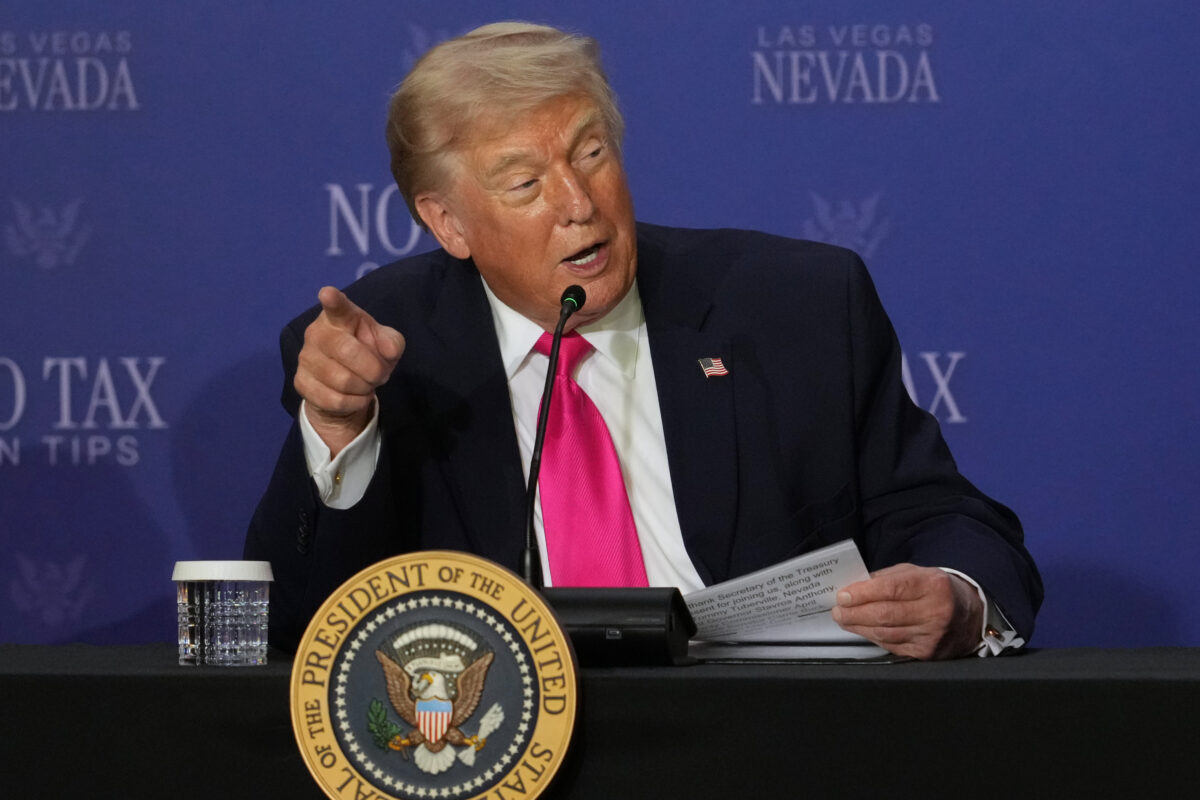 Trump: “Port blockade to remain unless there is an agreement with Tehran”