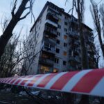 Ukraine: officers flee during shootout in Kyiv; police chief resigns