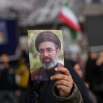 Iran: Mojtaba Khamenei suffers minor leg injury