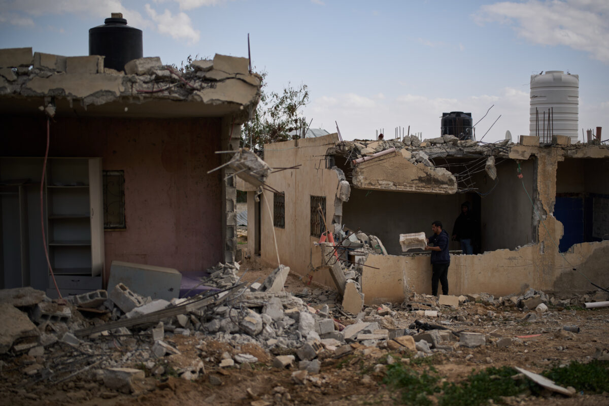 Middle East: Settlers attack school in the West Bank, two killed