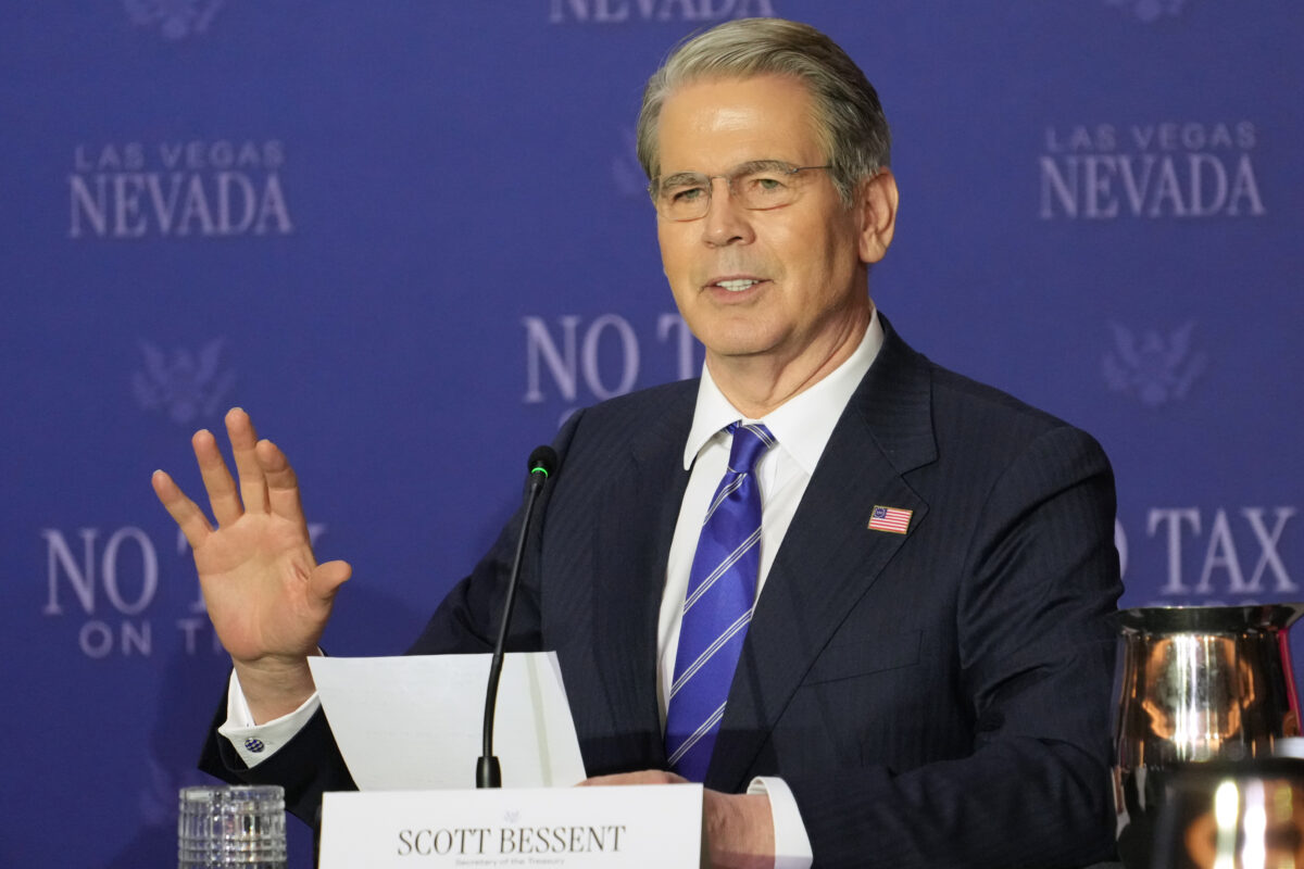 Iran, Bessent: ‘US naval blockade continues, Kharg Island storage facilities soon to be full’