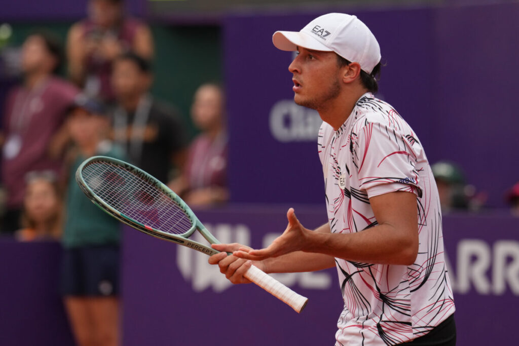 Tennis: ATP Madrid, Darderi beats J. M. Cerundolo to reach the third round