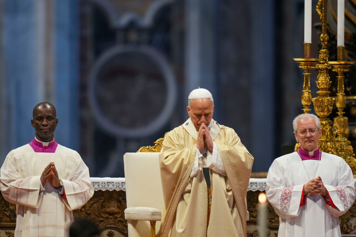 Pope: ‘Those who plunder and wage war rob everyone of a peaceful future’