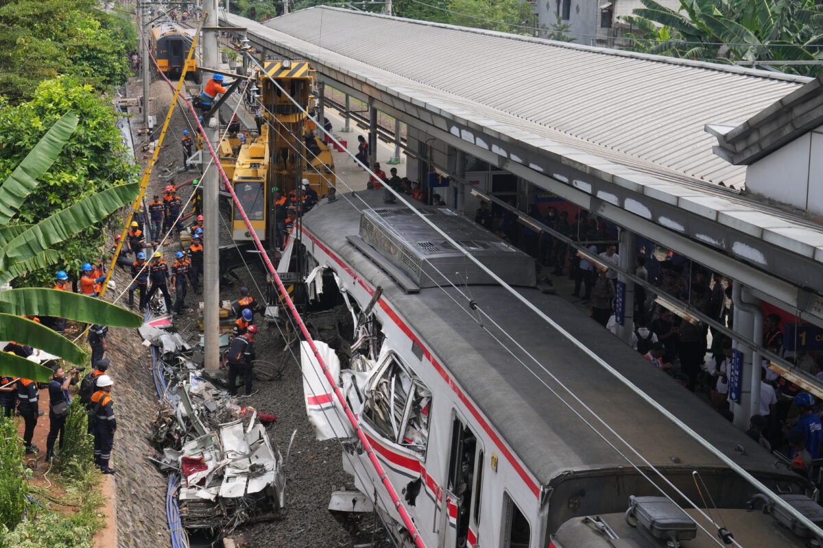 Indonesia, all 14 victims in train collision are women: 84 injured