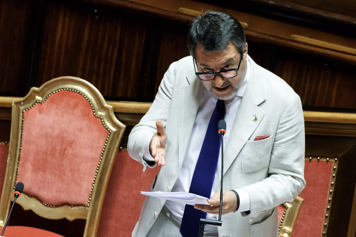 Fuels, Salvini: “Jet fuel reserves for the whole of May, no risk to flight continuity”