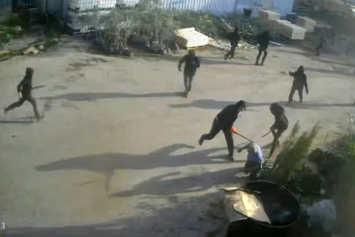 West Bank: settlers attack the village of Jalud; electricity cables set alight