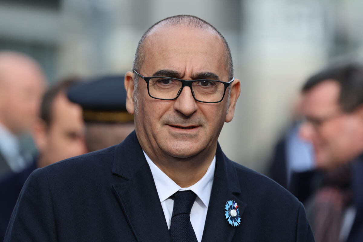 France: Massive rave on military grounds: Minister of the Interior visits the scene