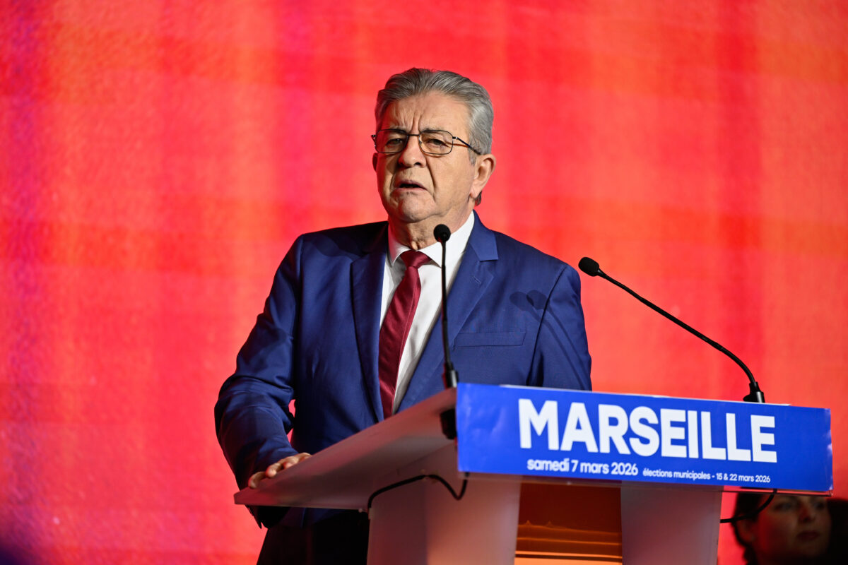 France: Mélenchon announces he is running for president