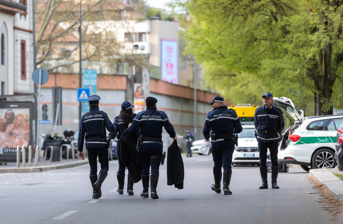 Milan: collision with concrete pillar leaves two young people dead