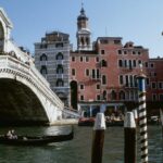 Venice: three people in the water at San Polo, 20-year-old drowns