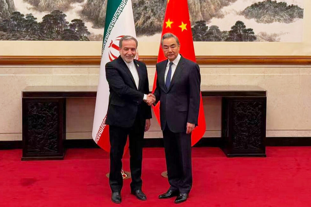 Iran: Wang Yi to Araghchi: ‘A complete ceasefire is necessary’