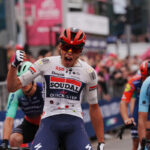 Giro d’Italia, first stage and pink jersey for Magnier