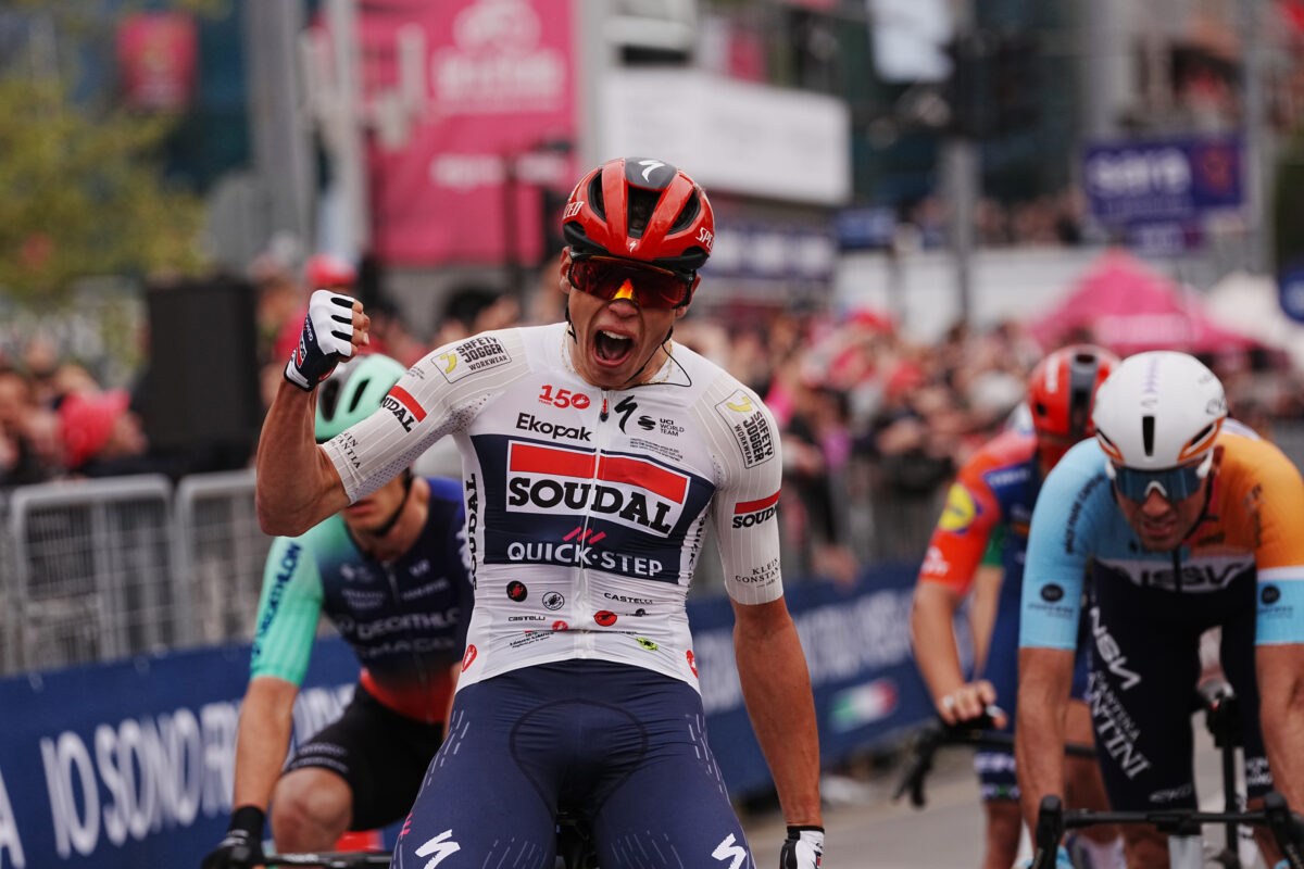 Giro d’Italia, first stage and pink jersey for Magnier