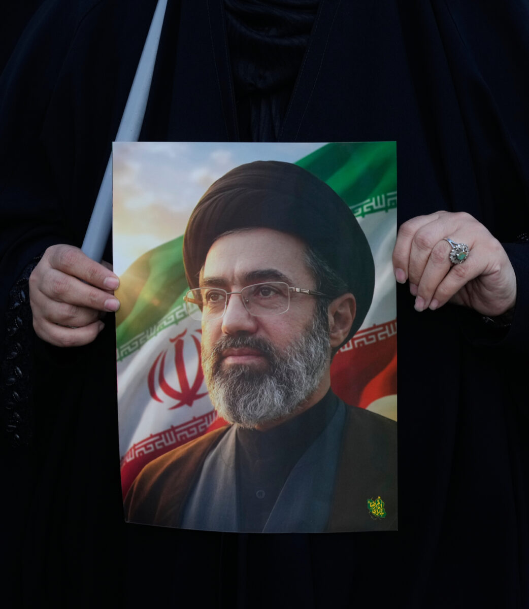 Iran, WSJ: ‘First details emerge from Tehran regarding Khamenei, who has sustained injuries to his knee and back’