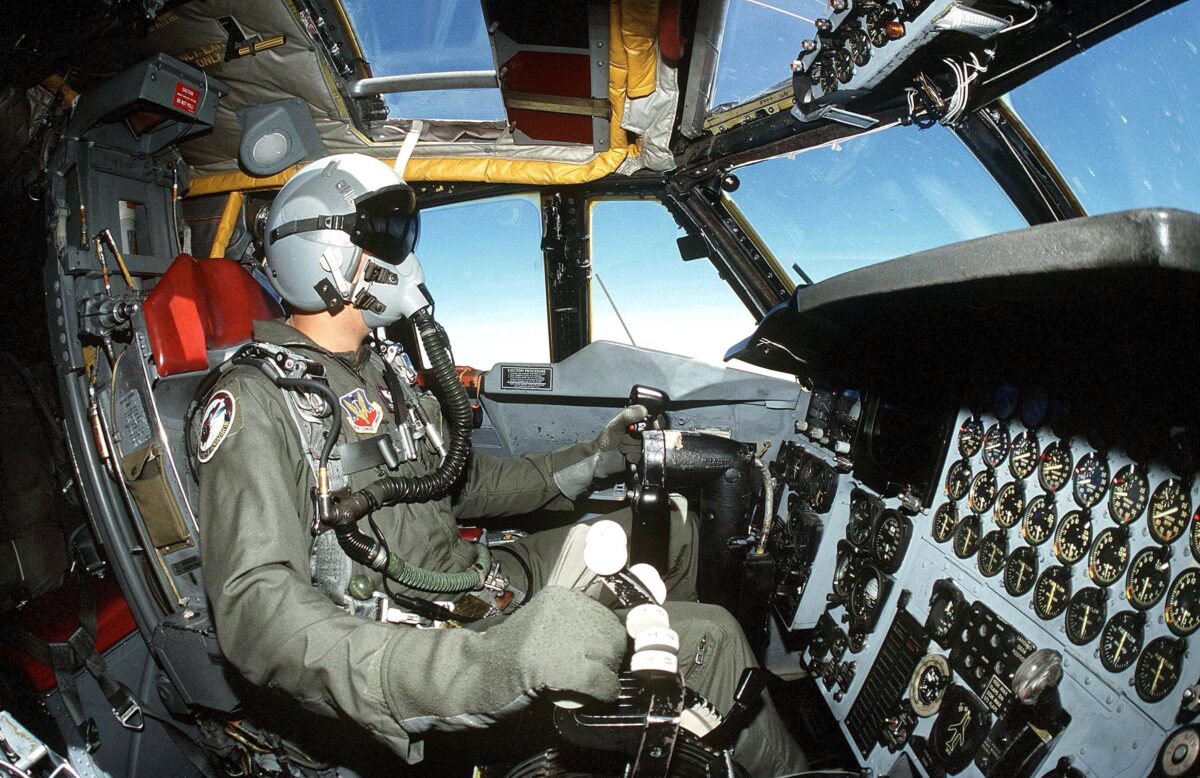 Iran: US B-1B strategic bomber flies to the Middle East