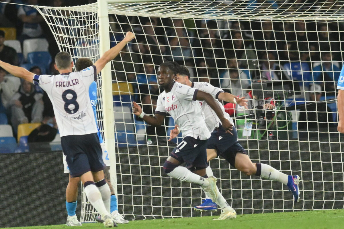 Football: Serie A, Napoli 2-3 Bologna, Rowe seals the win