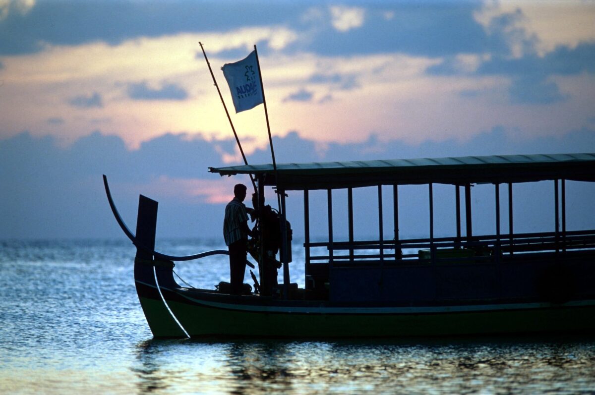 Maldives: bodies of tourists found 60 metres below the surface inside a cave