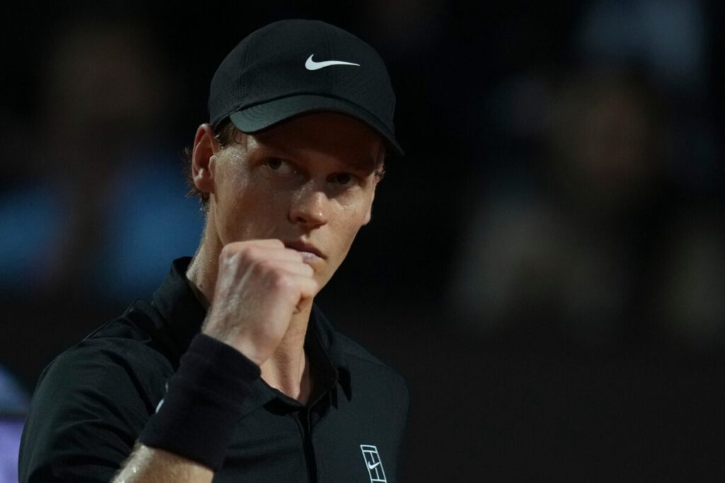 Italian Open: Sinner v Medvedev suspended due to rain at 4-2 in the third set in favour of the South Tyrolean