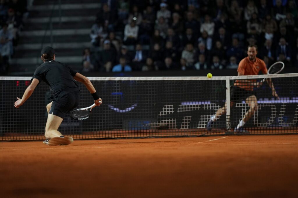 Italian Open: Sinner v Medvedev semi-final cancelled due to rain. Play will resume on Saturday at 3pm on Centre Court