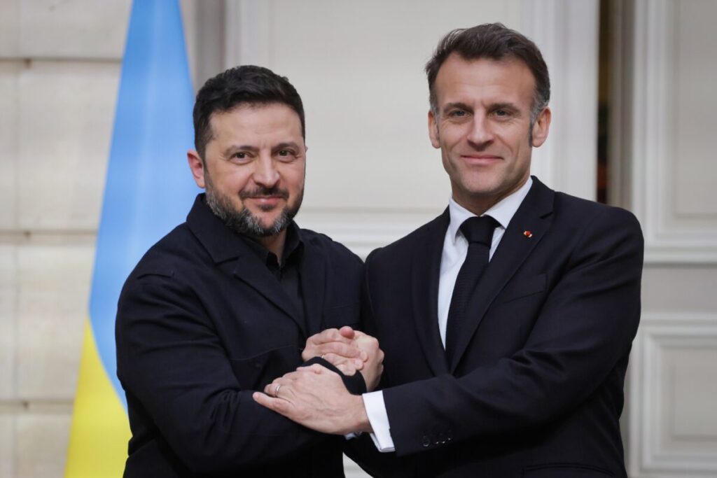 Ukraine, Zelensky speaks with Macron: “Focus on defense and the path to EU accession.”