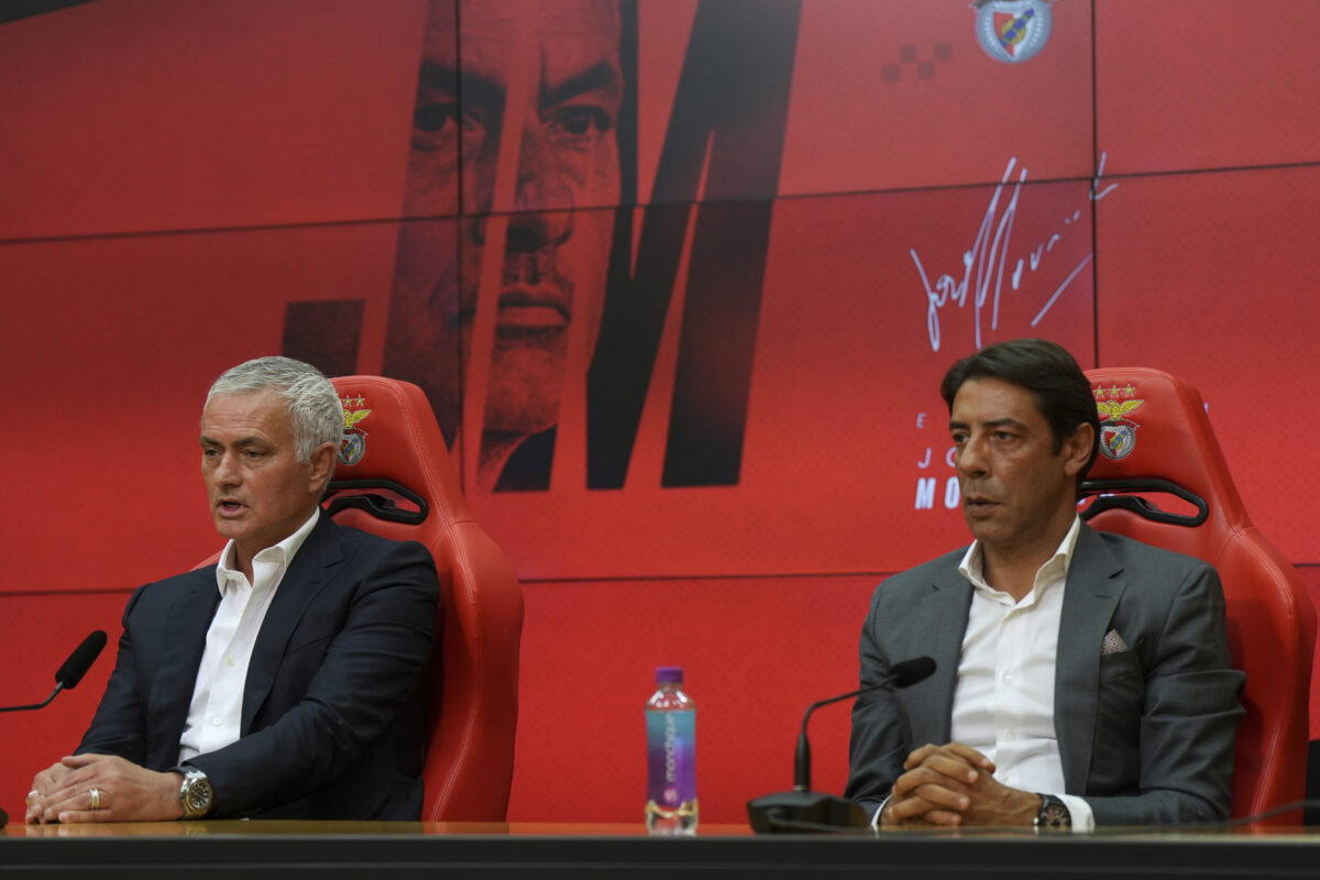 Football: media reports suggest a meeting between Mourinho and Rui Costa today; the Special One set for a return to Real