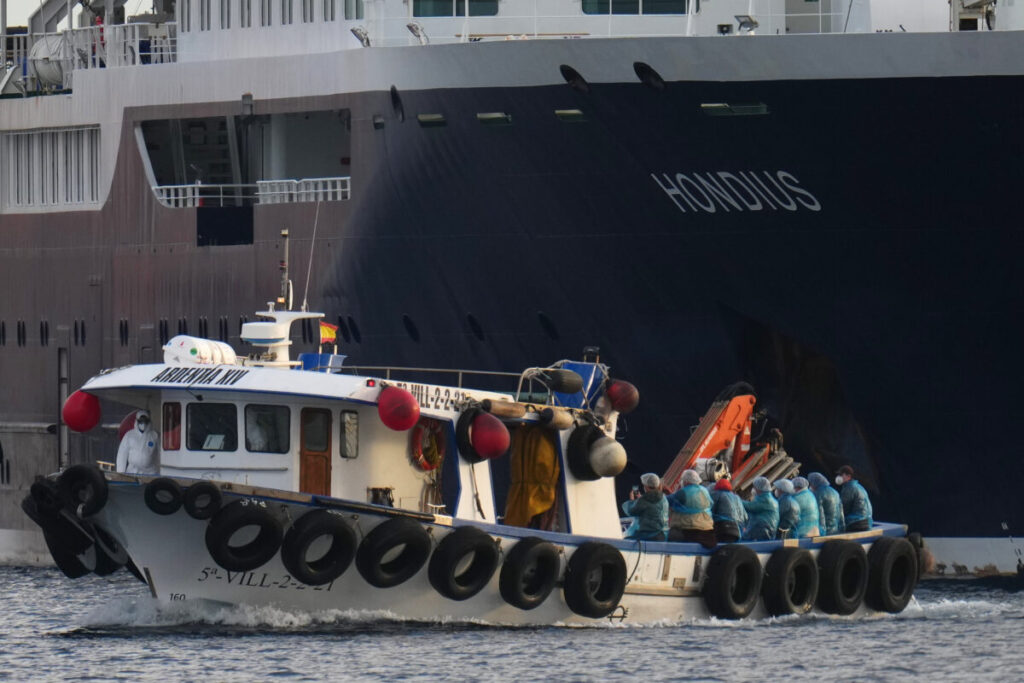 Hantavirus: cruise ship arrives in the port of Rotterdam