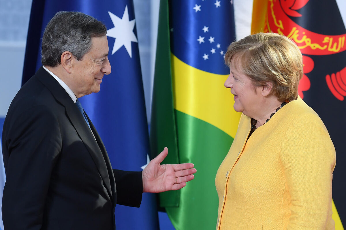 Ukraine, FT: ‘EU considers Draghi or Merkel as possible mediators with Putin’ Ukraine, FT: ‘EU considers Draghi or Merkel as possible mediators with Putin’