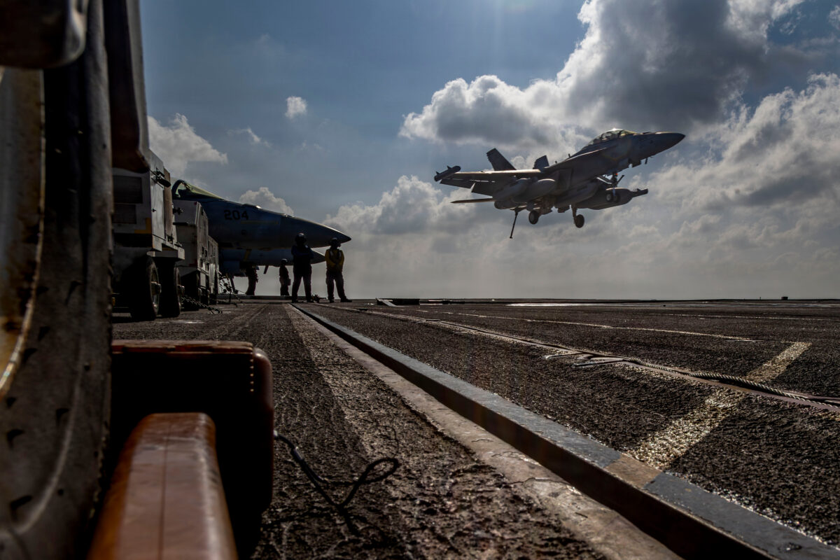 Cuba and the US deploy the aircraft carrier Nimitz to the Caribbean