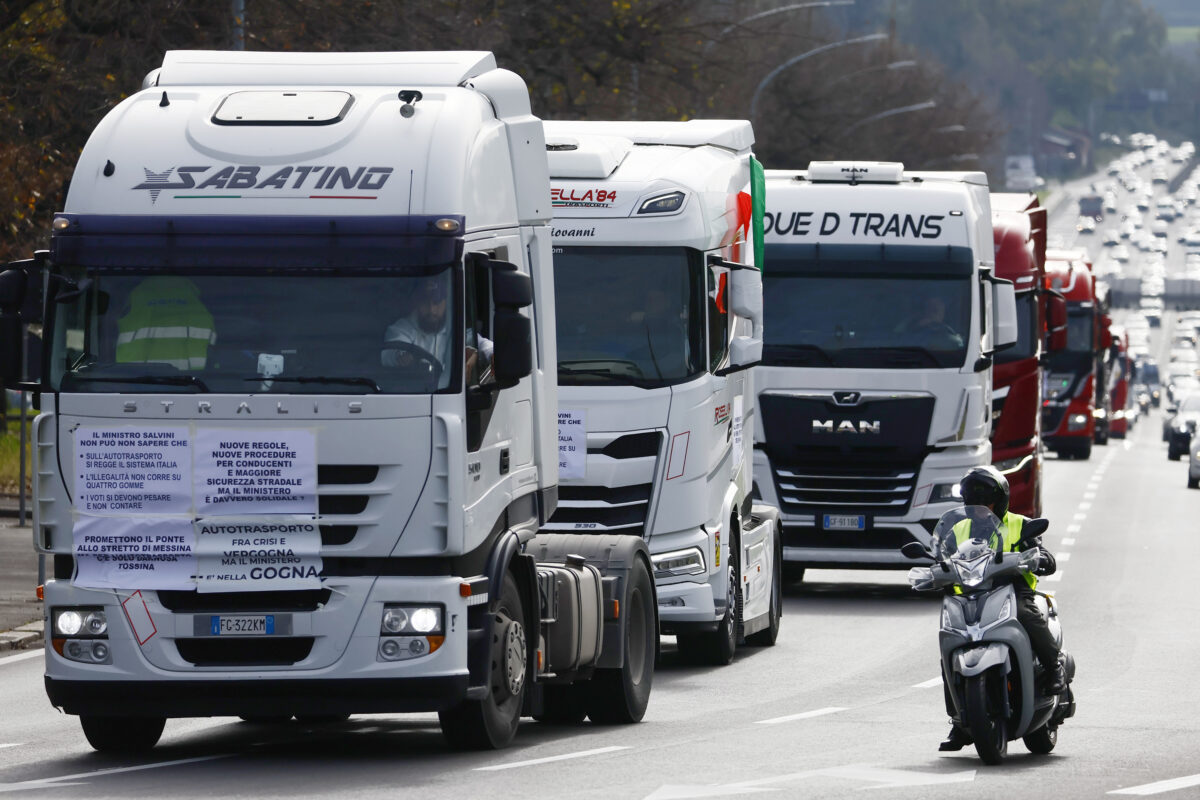 Fuel: Trucking Companies Call Off Strike