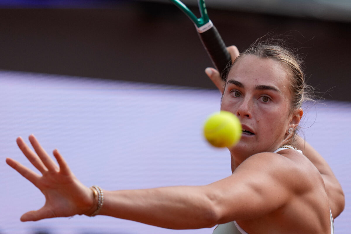 Roland Garros: No. 1 Sabalenka advances to the second round