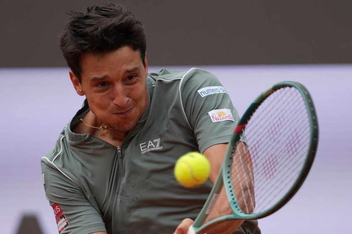 Roland Garros: Darderi beats Ofner to reach the second round