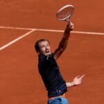 Roland Garros, Medvedev immediately out: he could have been Sinner’s opponent