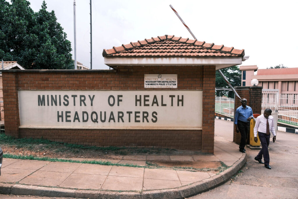 Ebola: Uganda closes border with Congo following surge in cases