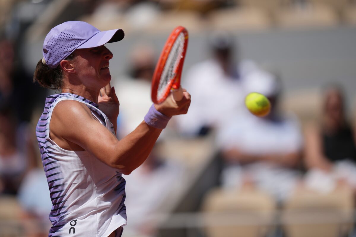 Roland Garros: Swiatek advances to the third round