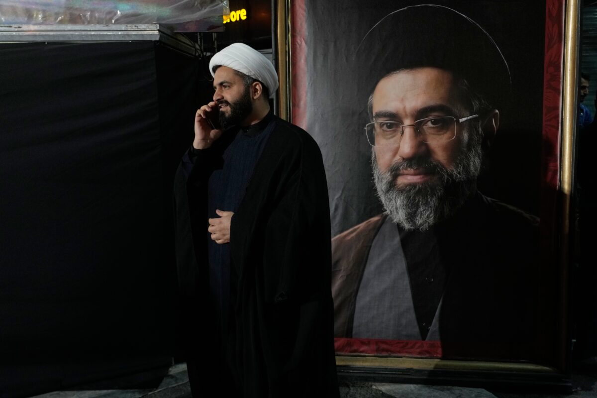 Iran, Khamenei: ‘The US and Israel are trying to divide us and bring us to our knees’ Iran, Khamenei: ‘The US and Israel are trying to divide us and bring us to our knees’
