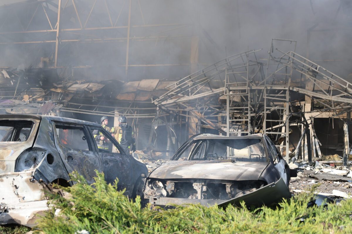 Ukraine, nearly one thousand attacks in one day on Zaporizhzhia: 2 dead and 7 injured