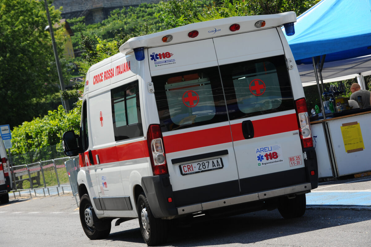 Rome: Suspects flee police stop in Ostia and hit two girls; arrested. Young victims suffer minor injuries