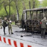 Ukraine, Moscow: “Seven dead and 11 injured after Kyiv drone hits bus in Donetsk”