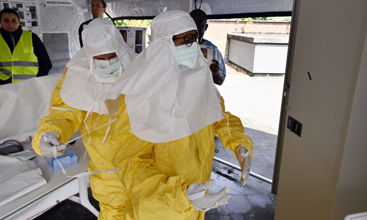 Ebola, WHO: ‘Travel restrictions are hampering the response and must be lifted’ Ebola, WHO: ‘Travel restrictions are hampering the response and must be lifted’