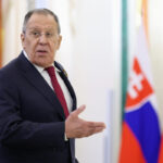 Iran, Lavrov: ‘US doesn’t know how to get out of the war’